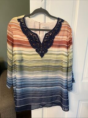 Alfred Dunner Top lace beaded neckline accent 18W